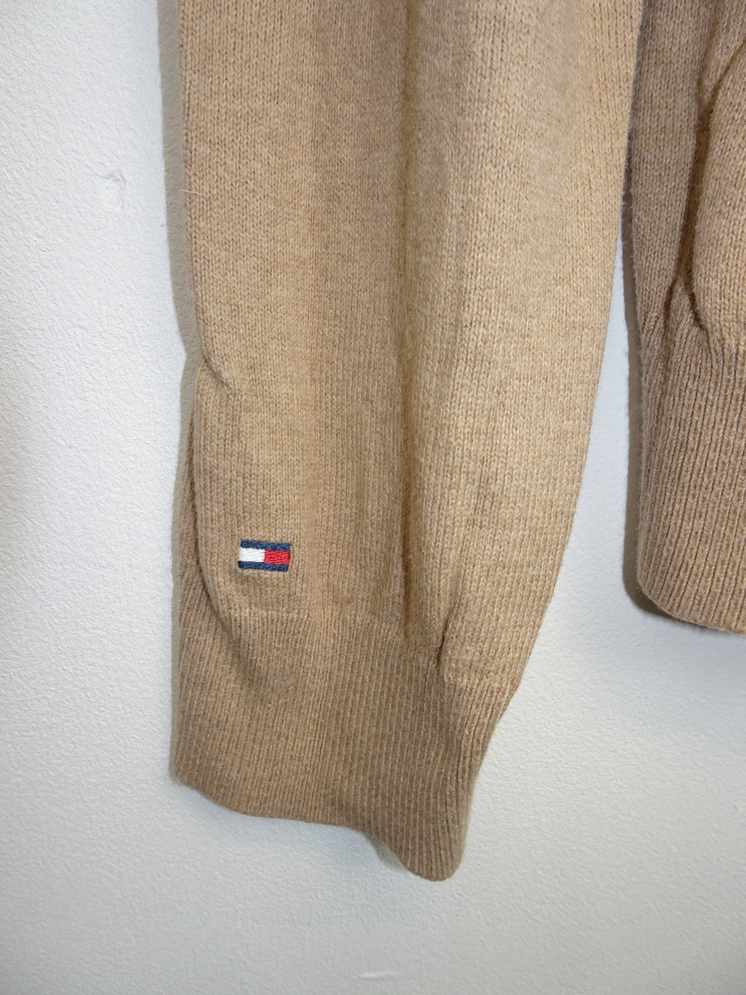 Beige Tommy Hilfiger pullover