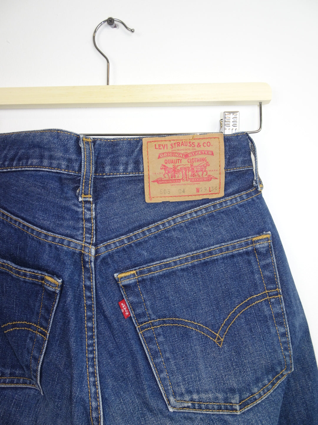 Vintage dark blue Levi's jeans